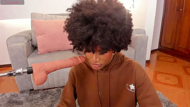 NaomiSaenz_ webcam