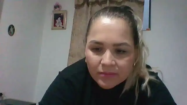 Aly_Rivas webcam