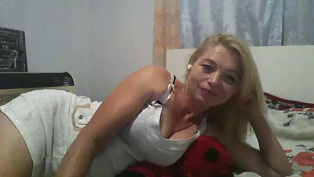 Lola_115 webcam