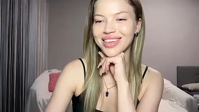 EmmyMills webcam