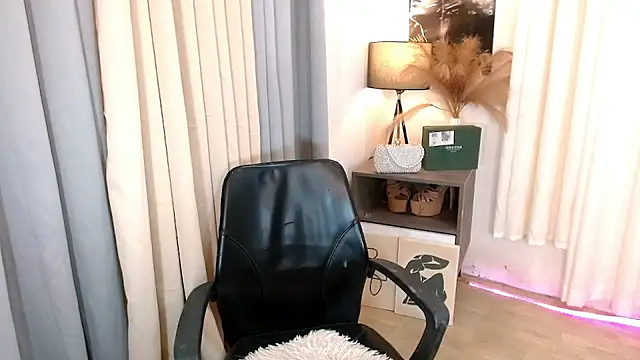 FuckingDolls69 webcam