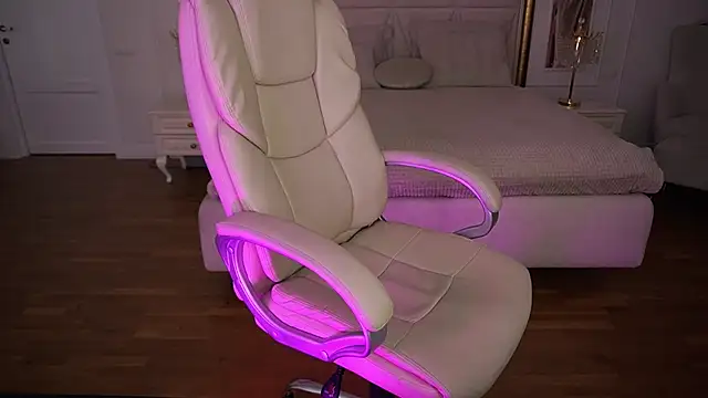 LioraFox webcam