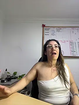 kaylaMinov_ webcam