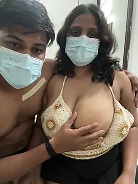 Tokencraze_couple webcam
