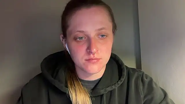 LeaWetGirl webcam