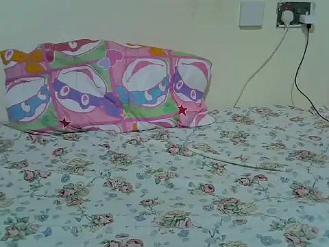 creamy_val webcam