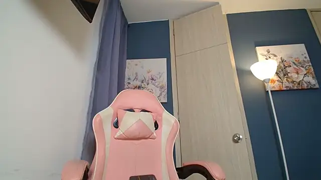 emmily_forev3r webcam