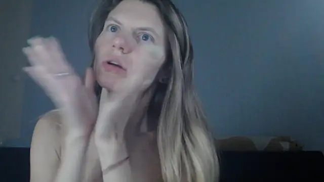 night_is_dark live cam on StripChat
