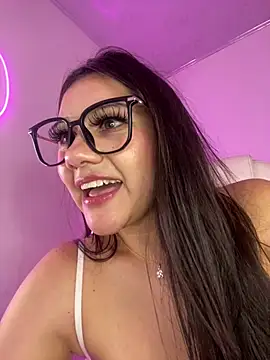 Zoe_Serrat webcam