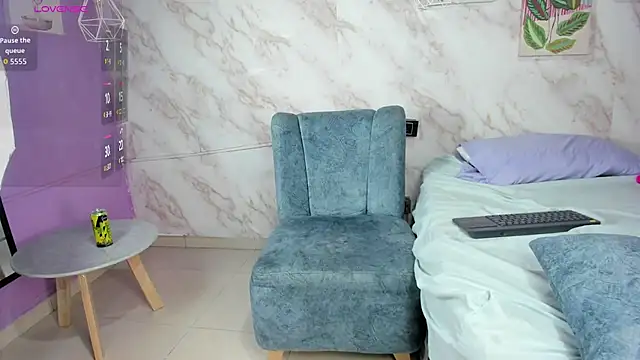 Lauren_smiles webcam