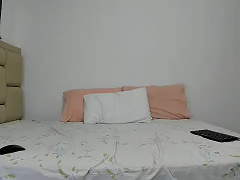 Scarletcute24 webcam