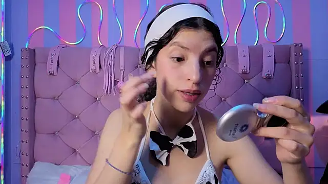 namii__ - Namii__'s free webcam - UK Sex Cams