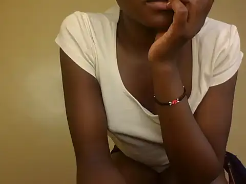 Melly_mole live cam on StripChat