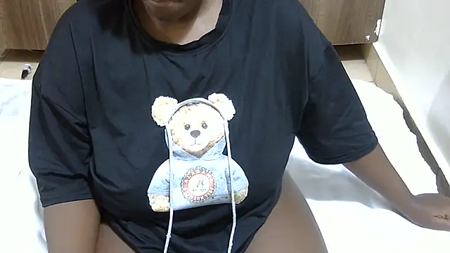 RawHoneyXO_ webcam