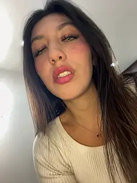 MiaJones21 webcam