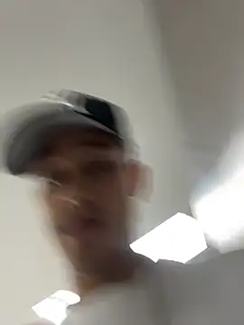 HarryGaze live cam on StripChat