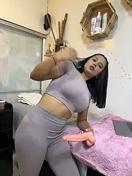 lunabell888 - Lunabell888's free webcam - UK Sex Cams