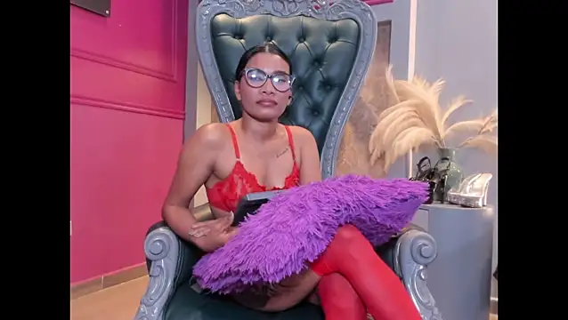 AtheneaBrownn live cam on StripChat
