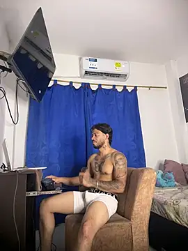 Kenny_romano webcam