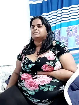 SusanaEshwar live cam on StripChat