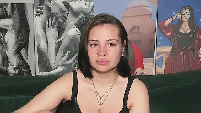 Nikki_Kardashian webcam