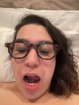 amooraaamoon webcam
