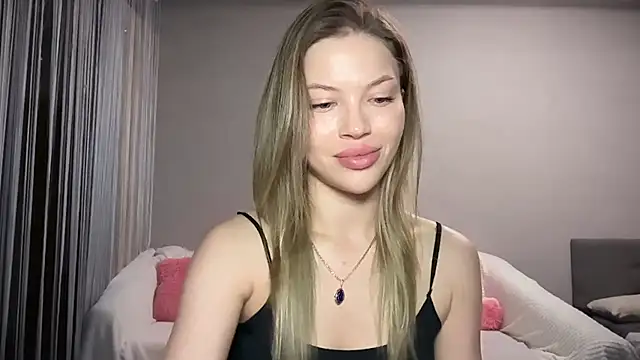 EmmyMills webcam