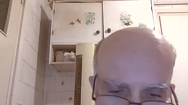 mariusica1@xh live cam on StripChat