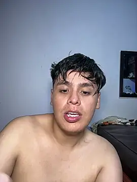 Kailertwink live cam on StripChat