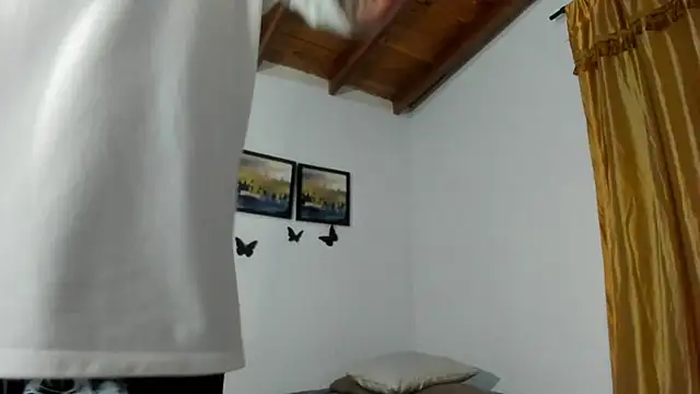 Vlad__night live cam on StripChat