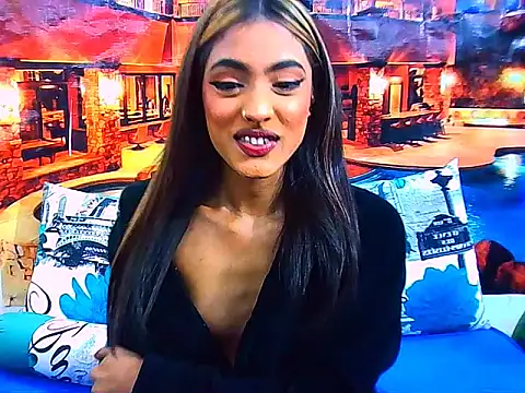 IndianPretty14u2Luv webcam