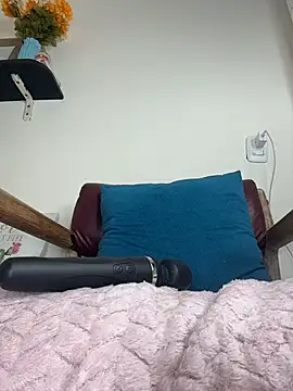LilaRvsh webcam