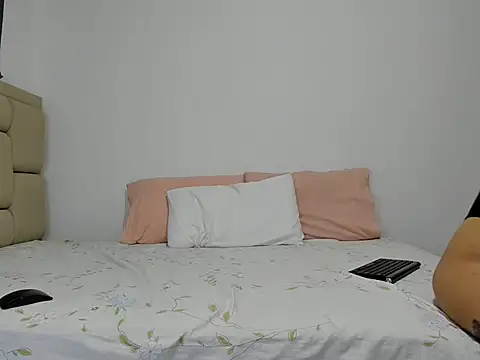 Scarletcute24 webcam