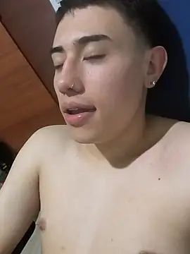 Thiagoo_Vega live cam on StripChat