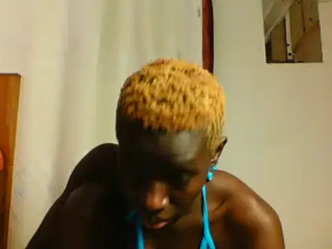 Goldy_petite webcam