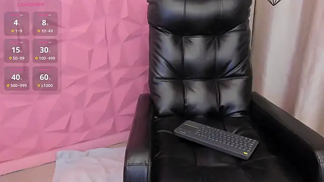 sammyrose__ (M twink) - fingers in my ass