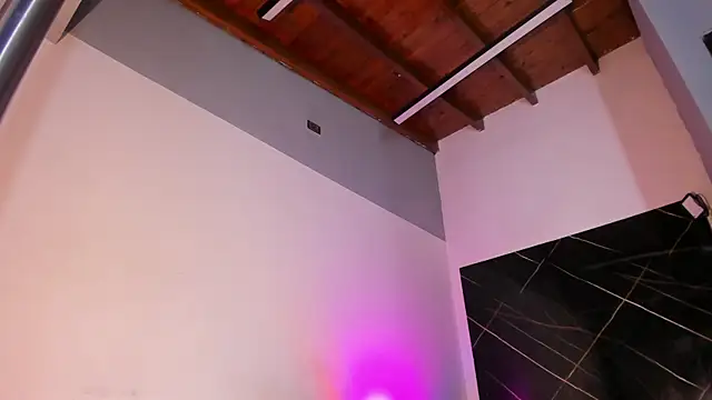 Aylaa_velt webcam