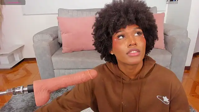 NaomiSaenz_ webcam