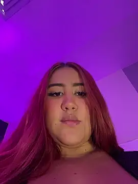 Miaa_Foxx03 live cam on StripChat