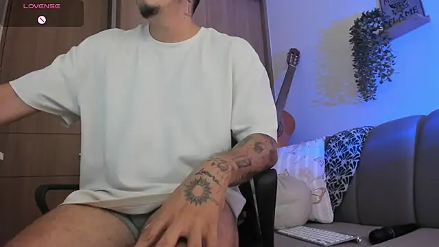 alejandro_stark live cam on StripChat