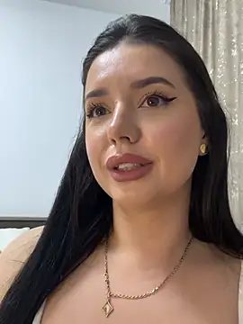 LaraAnnee webcam