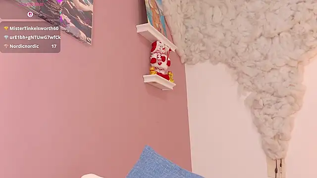 mia_gold_