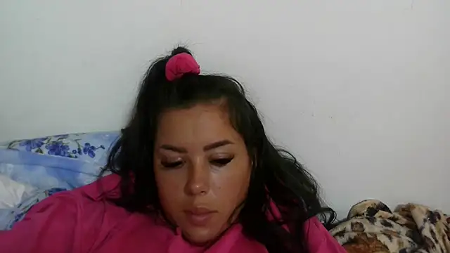 LovelyJulliette webcam