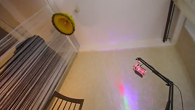 CrazyPinky webcam