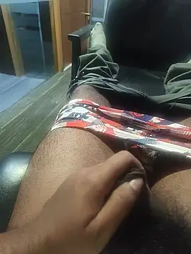 hotboy43339 (M young) - Cum show in public