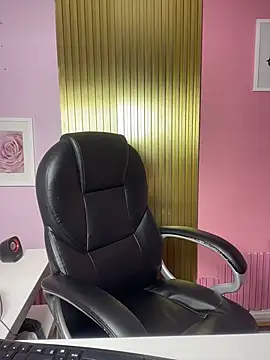 MoonLitDoll live cam on StripChat