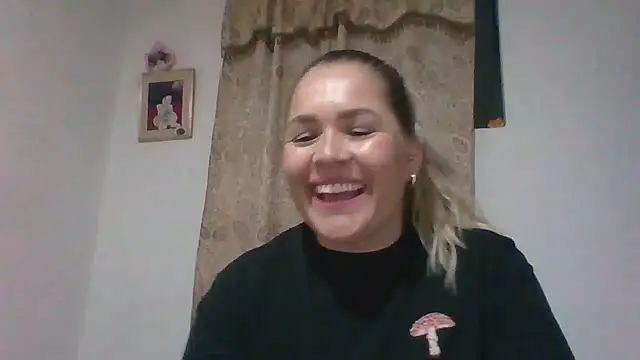 Aly_Rivas webcam