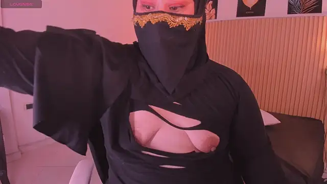 samanee_konn webcam