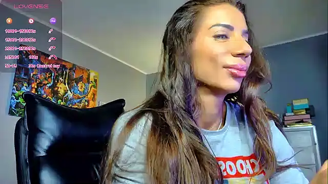 Alesyamuscledoll@xh webcam