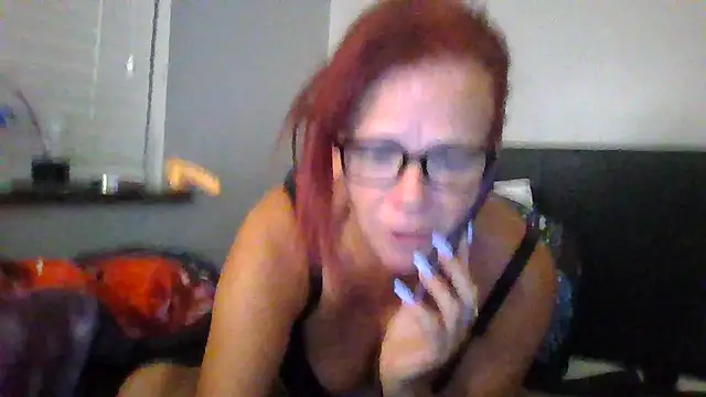 Busty-Belfast-Irish-Girl webcam